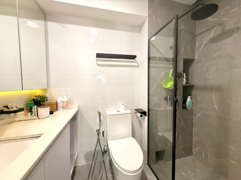 941 Hougang Street 92, 941 Hougang Street 92, 3 Bedrooms, 1,302 sqft, HDB Flat For Sale, by Wenaline Toh Wei Shi, 500210820 - Bathroom - PropertyGuru.com.sg