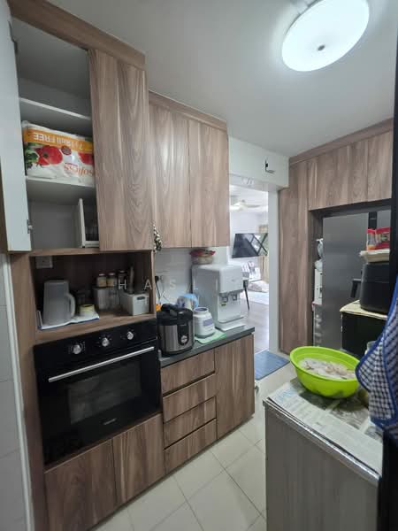 132A Canberra Crescent, 132A Canberra Crescent, 2 Bedrooms, 732 sqft, HDB Flat For Sale, by Haslina Tahir, 500210829 - Kitchen - PropertyGuru.com.sg