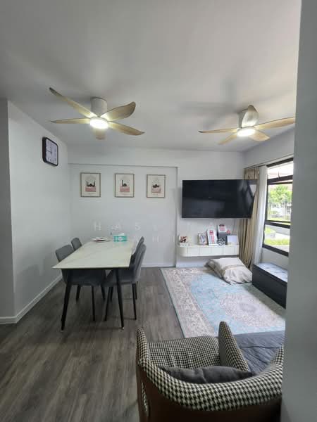 132A Canberra Crescent, 132A Canberra Crescent, 2 Bedrooms, 732 sqft, HDB Flat For Sale, by Haslina Tahir, 500210829 - Living Room - PropertyGuru.com.sg