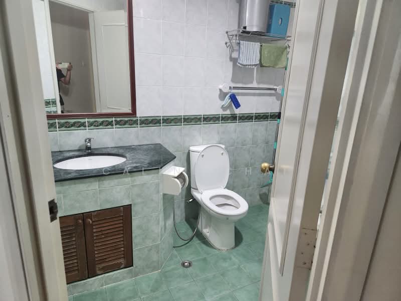 Yew Mei Green, 52 Choa Chu Kang North 6, 3 Bedrooms, 1,292 sqft, Condominium For Sale, by Caline Chai, 500210832 - Bathroom - PropertyGuru.com.sg