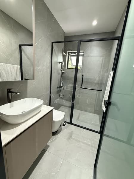 Semi-D at Pasir Panjang Road. Near Haw Par Villa MRT station, Pasir Panjang Road, 6 Bedrooms, 2,766 sqft, Semi-Detached House For Sale, by Wang Meifang (Fae), 500210840 - Bathroom - PropertyGuru.com.sg