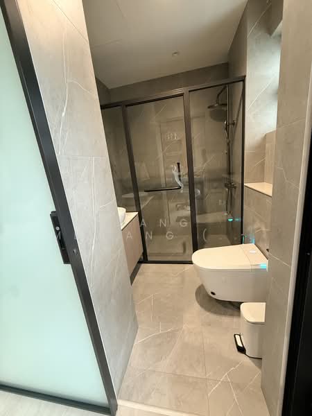 Semi-D at Pasir Panjang Road. Near Haw Par Villa MRT station, Pasir Panjang Road, 6 Bedrooms, 2,766 sqft, Semi-Detached House For Sale, by Wang Meifang (Fae), 500210840 - Bathroom - PropertyGuru.com.sg