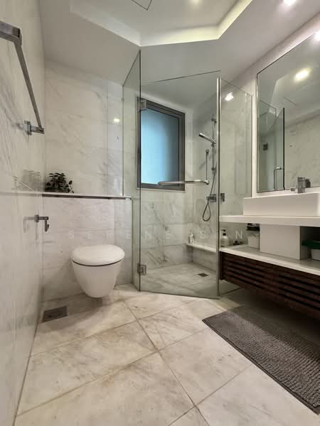 Suites at Orchard, 38 Handy Road, 2 Bedrooms, 904 sqft, Condominium For Sale, by Serene Sin, 500210852 - Bathroom - PropertyGuru.com.sg