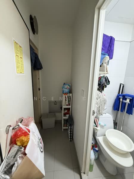 Casa Merah, 50 Tanah Merah Kechil Avenue, 4 Bedrooms, 1,378 sqft, Condominium For Rent, by Vincent Chen, 500210875 - Bathroom - PropertyGuru.com.sg