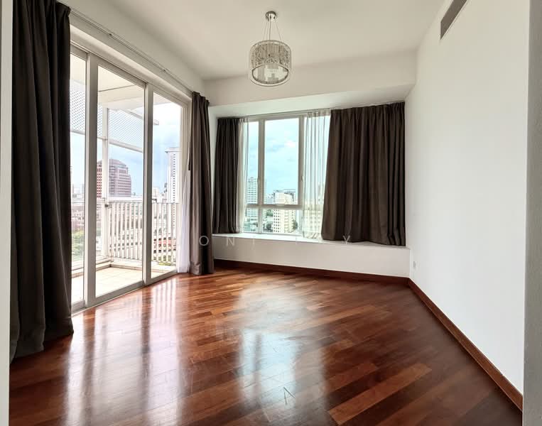 Saint Thomas Suites, 33 St Thomas Walk, 4 Bedrooms, 2,013 sqft, Condominium For Rent, by Joni Tay, 500210882 - Balcony - PropertyGuru.com.sg
