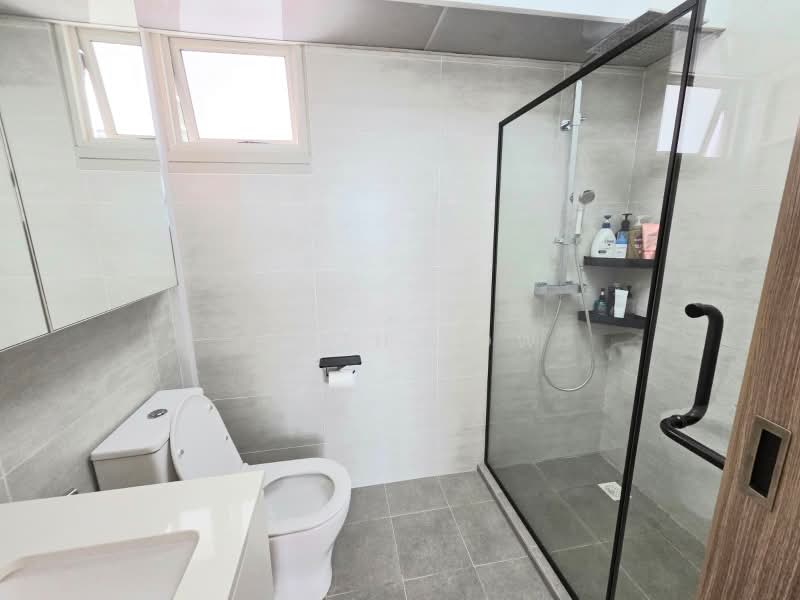492G Tampines Street 45, 492G Tampines Street 45, 3 Bedrooms, 990 sqft, HDB Flat For Sale, by Keith Low, 500210889 - Bathroom - PropertyGuru.com.sg