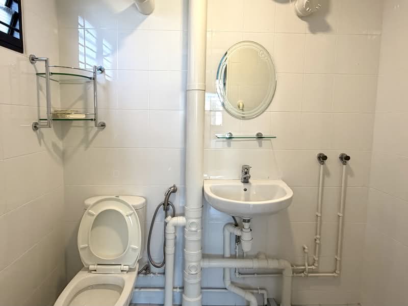 336 Clementi Avenue 2, 336 Clementi Avenue 2, 3 Bedrooms, 1,281 sqft, HDB Flat For Sale, by Darrel Yeo, 500210891 - Bathroom - PropertyGuru.com.sg