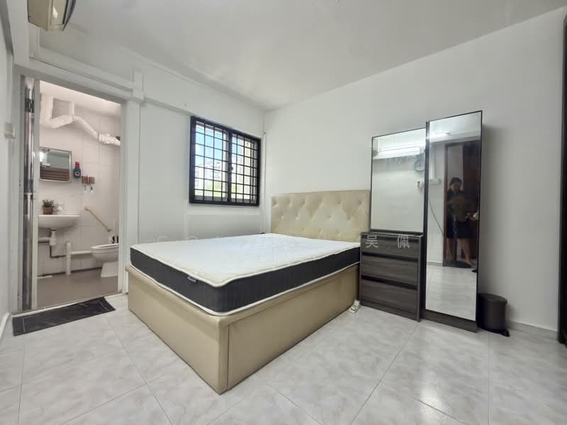 247 Jurong East Street 24, 247 Jurong East Street 24, 2 Bedrooms, 732 sqft, HDB Flat For Sale, by Nicole Wu 吴佩瑾, 500210893 - Bedroom - PropertyGuru.com.sg