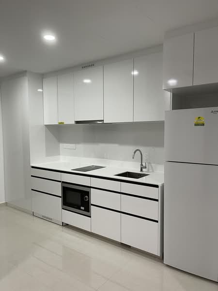 Parc Botannia, 16 Fernvale Street, 2 Bedrooms, 581 sqft, Condominium For Rent, by Francis Michael, 500210901 - Kitchen - PropertyGuru.com.sg