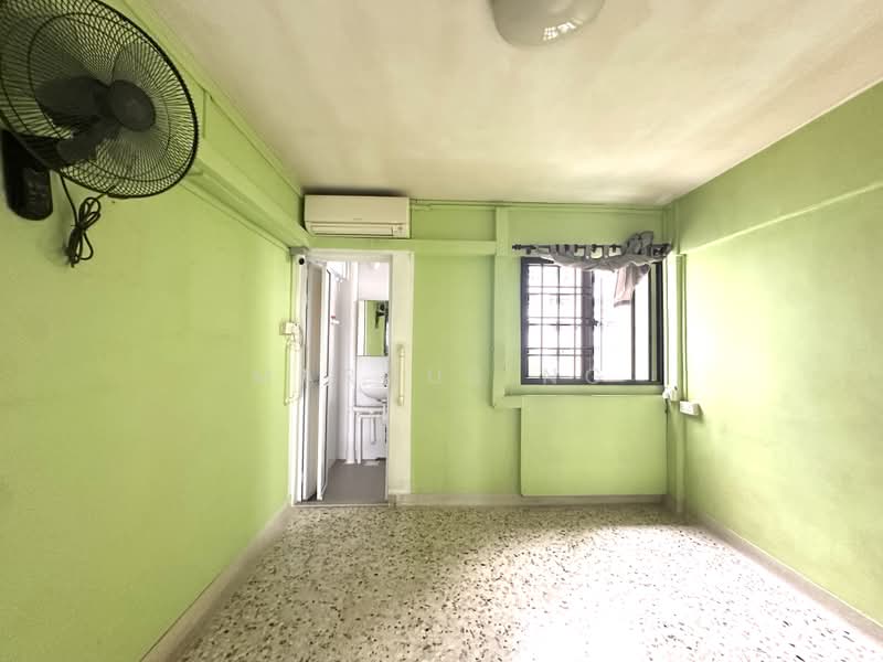 578 Ang Mo Kio Avenue 10, 578 Ang Mo Kio Avenue 10, 2 Bedrooms, 871 sqft, HDB Flat For Sale, by Marcus Ng, 500210921 - Master Bedroom - PropertyGuru.com.sg