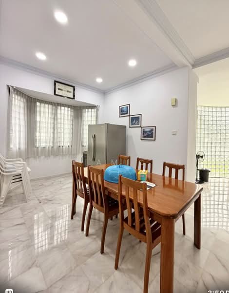 Only $1,6xx PSF D28 Freehold Spacious well maintained Corner Terrace with huge garden, Gerald Drive/Gerald Terrace/Gerald Crescent, 4 Bedrooms, 3,000 sqft, Corner Terrace For Sale, by William C. H., 500210922 - Dining Room - PropertyGuru.com.sg