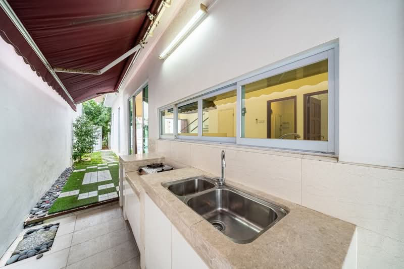 Bridport Avenue, , 7 Bedrooms, 3,700 sqft, Semi-Detached House For Sale, by Melvin Chan, 500210924 - Wet Kitchen - PropertyGuru.com.sg