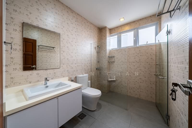 Bridport Avenue, , 7 Bedrooms, 3,700 sqft, Semi-Detached House For Sale, by Melvin Chan, 500210924 - Bathroom - PropertyGuru.com.sg