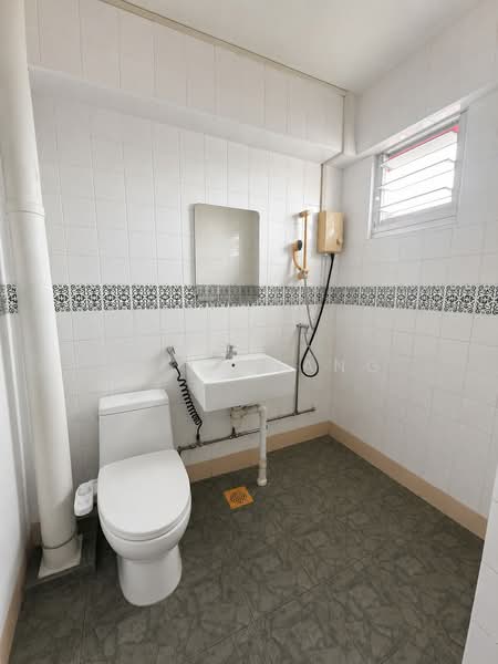 441 Choa Chu Kang Avenue 4, 441 Choa Chu Kang Avenue 4, 3 Bedrooms, 1,141 sqft, HDB Flat For Sale, by Fifi Huang, 500210925 - Bathroom - PropertyGuru.com.sg