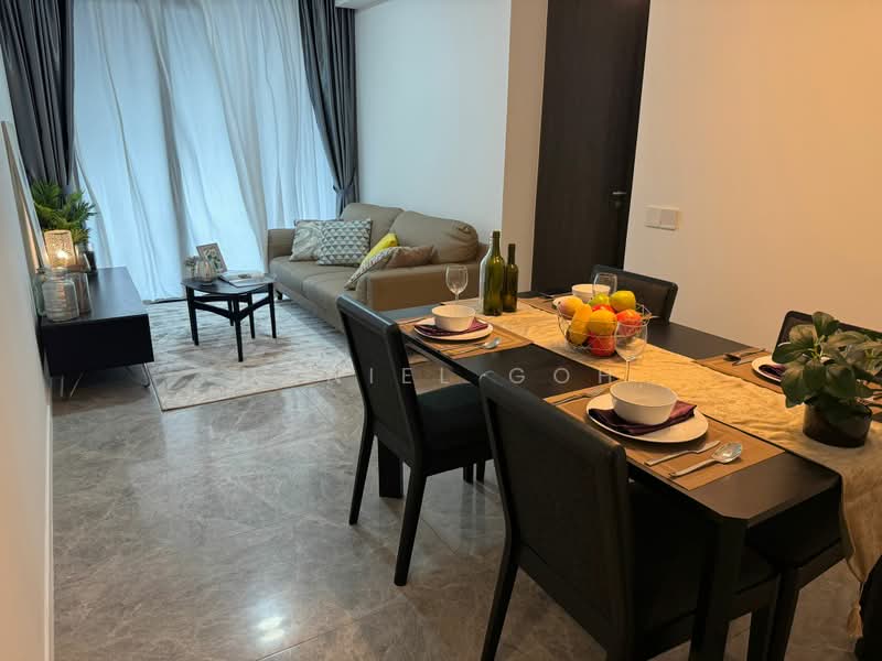 2 bedroom Bugis Mrt for Sales, , 2 Bedrooms, 667 sqft, Condominium For Sale, by Daniel Goh, 500210927 - Living Room - PropertyGuru.com.sg