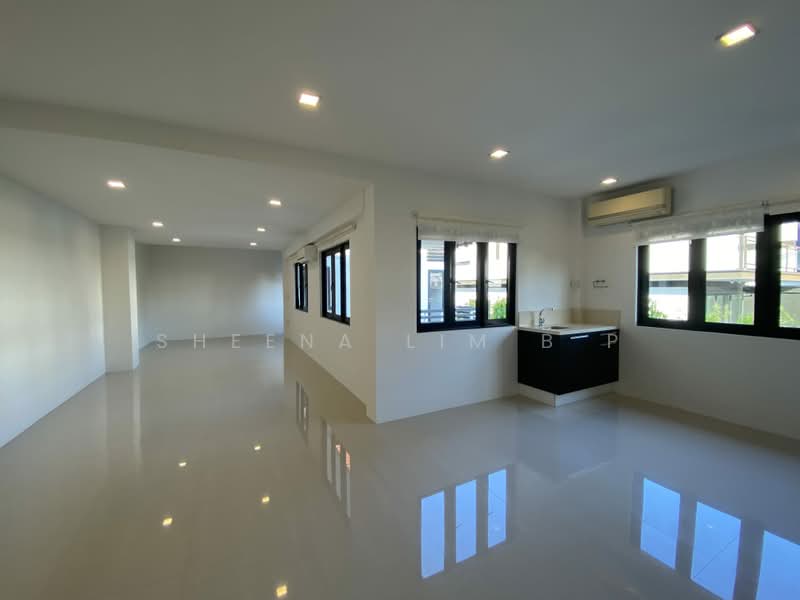 CLACTON ROAD, , 5 Bedrooms, 5,200 sqft, Semi-Detached House For Rent, by Sheena Lim B P, 500210944 - Interior - PropertyGuru.com.sg