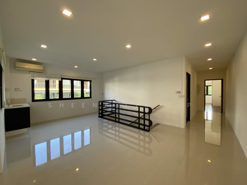 CLACTON ROAD, , 5 Bedrooms, 5,200 sqft, Semi-Detached House For Rent, by Sheena Lim B P, 500210944 - Interior - PropertyGuru.com.sg