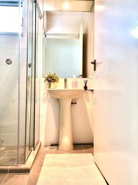 18B Holland Drive, 18B Holland Drive, Room Rental, 150 sqft, HDB Flat For Rent, by Sharmila Sukumar, 500210947 - Bathroom - PropertyGuru.com.sg