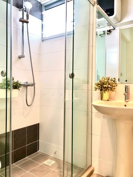 18B Holland Drive, 18B Holland Drive, Room Rental, 150 sqft, HDB Flat For Rent, by Sharmila Sukumar, 500210947 - Bathroom - PropertyGuru.com.sg