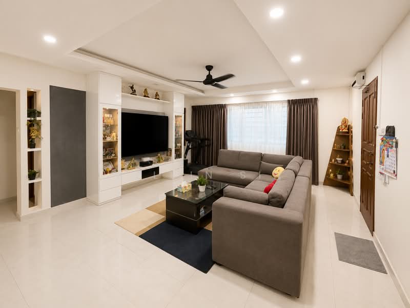 413 Jurong West Street 42, 413 Jurong West Street 42, 3 Bedrooms, 1,119 sqft, HDB Flat For Sale, by Kelvin Sin, 500210950 - Living Room - PropertyGuru.com.sg