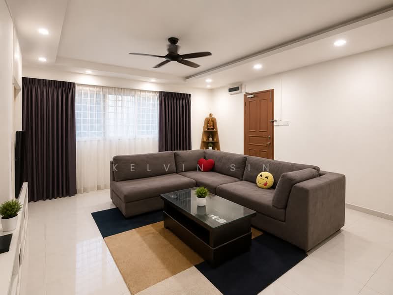 413 Jurong West Street 42, 413 Jurong West Street 42, 3 Bedrooms, 1,119 sqft, HDB Flat For Sale, by Kelvin Sin, 500210950 - Living Room - PropertyGuru.com.sg