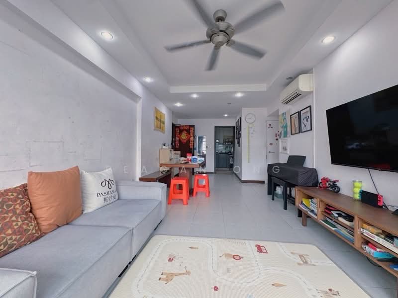 271A Sengkang Central, 271A Sengkang Central, 3 Bedrooms, 1,001 sqft, HDB Flat For Sale, by Reagan Ong, 500210962 - PropertyGuru.com.sg