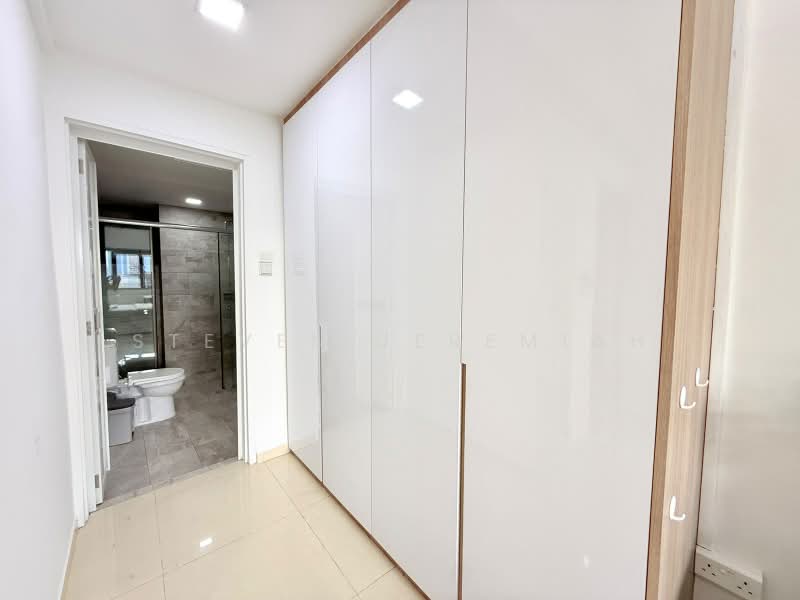 Queensway Tower, 1 Queensway, Room Rental, 140 sqft, Apartment For Rent, by Steven Jeremiah, 500210969 - Bathroom - PropertyGuru.com.sg