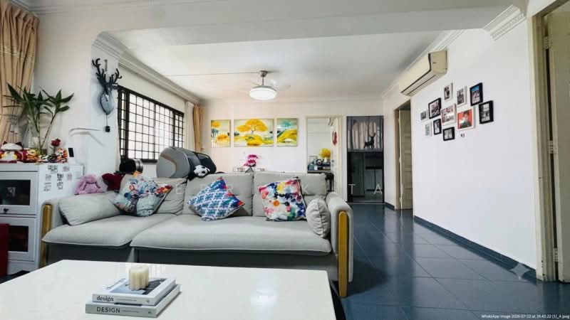 551 Hougang Street 51, 551 Hougang Street 51, 3 Bedrooms, 1,109 sqft, HDB Flat For Sale, by Derrick Tai, 500210970 - Living Room - PropertyGuru.com.sg