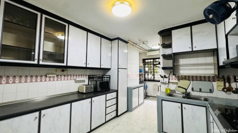 551 Hougang Street 51, 551 Hougang Street 51, 3 Bedrooms, 1,109 sqft, HDB Flat For Sale, by Derrick Tai, 500210970 - Kitchen - PropertyGuru.com.sg