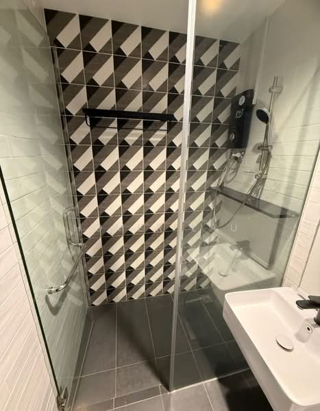 Dorm Near Jalan Besar and Rochor, 30a Dunlop Street, 150 sqft, Dormitory For Rent, by Homer Lau, 500210973 - Bathroom - CommercialGuru.com.sg