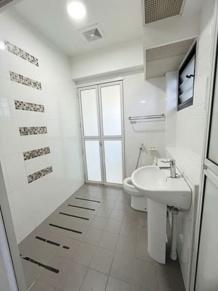 547D Segar Road, 547D Segar Road, 2 Bedrooms, 505 sqft, HDB Flat For Sale, by Jovin Yeo, 500210983 - Bathroom - PropertyGuru.com.sg