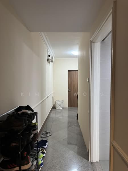 Parc Vista, 454 Corporation Road, Room Rental, 100 sqft, Condominium For Rent, by Kimchi Wong, 500210986 - Corridor - PropertyGuru.com.sg
