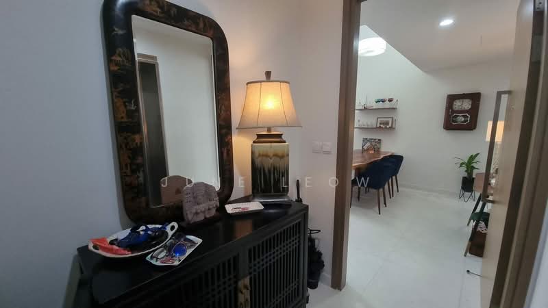 Starlight Suites, 11 River Valley Close, 4 Bedrooms, 1,862 sqft, Condominium For Sale, by June Leow, 500210987 - Private lift lobby - PropertyGuru.com.sg