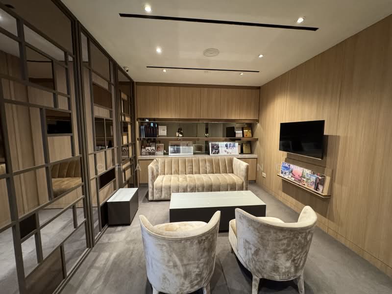 Wisma Atria, 435 Orchard Road, Orchard / River Valley, 1,722 sqft, Mall Shop For Sale, by Charles Ong, 500210988 - Living Room - CommercialGuru.com.sg