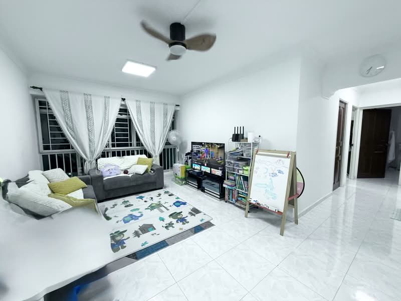171A Edgedale Plains, 171A Edgedale Plains, 3 Bedrooms, 1,184 sqft, HDB Flat For Sale, by Eunice Teo Y N, 500210990 - Living Room - PropertyGuru.com.sg