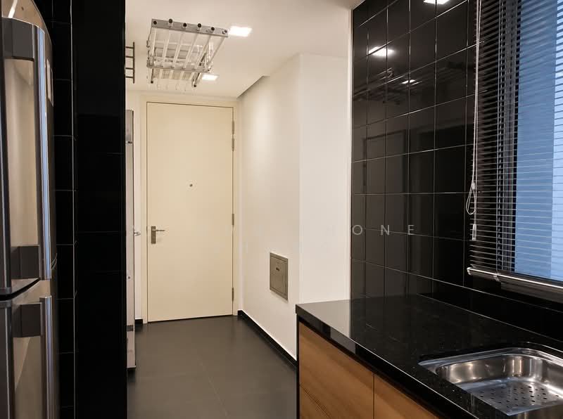 Helios Residences, 17 Cairnhill Circle, 2 Bedrooms, 1,281 sqft, Condominium For Rent, by Yi Yun Shone Zhang, 500211010 - Kitchen - PropertyGuru.com.sg