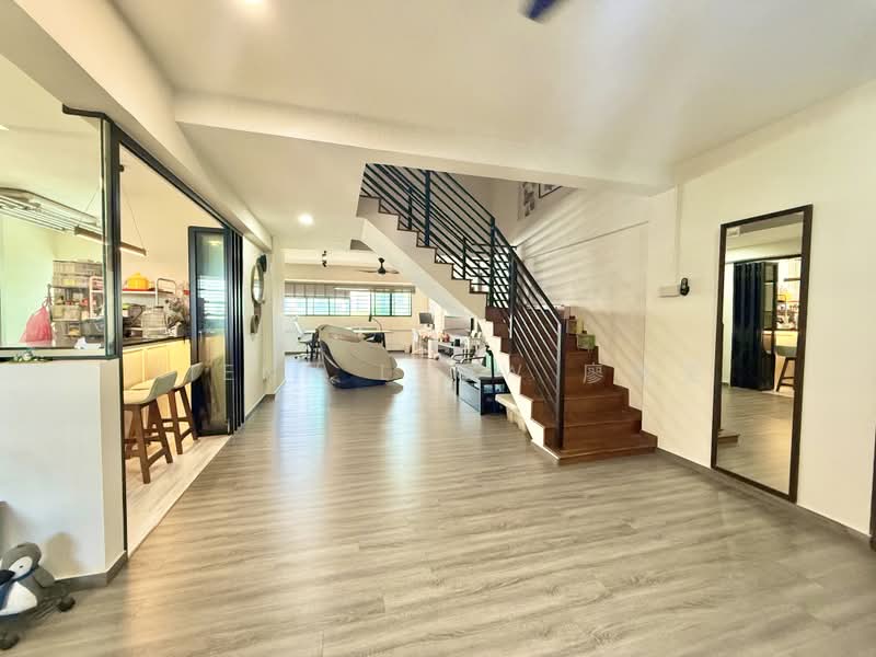 108 Jalan Rajah, 108 Jalan Rajah, 3 Bedrooms, 1,657 sqft, HDB Flat For Sale, by Vienn Leow 廖秀姿, 500211011 - Living Room - PropertyGuru.com.sg