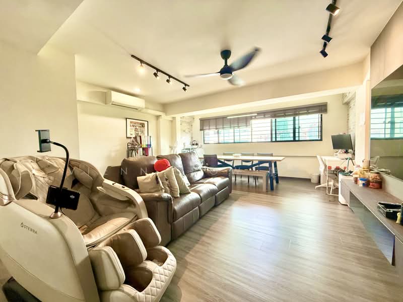 108 Jalan Rajah, 108 Jalan Rajah, 3 Bedrooms, 1,657 sqft, HDB Flat For Sale, by Vienn Leow 廖秀姿, 500211011 - Living Room - PropertyGuru.com.sg