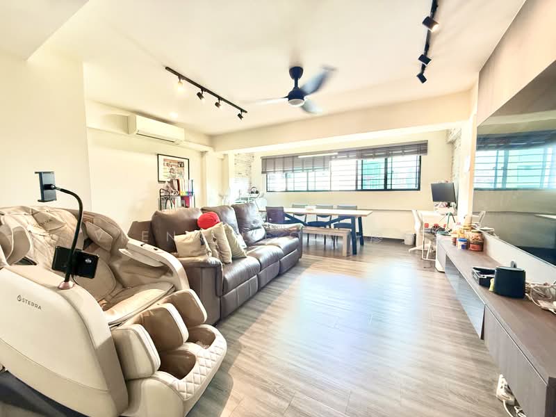 108 Jalan Rajah, 108 Jalan Rajah, 3 Bedrooms, 1,657 sqft, HDB Flat For Sale, by Vienn Leow 廖秀姿, 500211011 - Living Room - PropertyGuru.com.sg