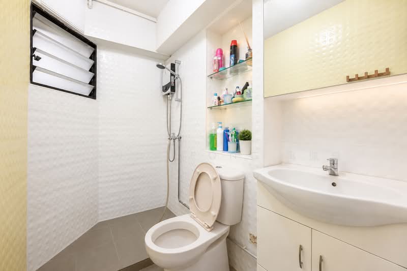 521 Woodlands Drive 14, 521 Woodlands Drive 14, 3 Bedrooms, 1,098 sqft, HDB Flat For Sale, by Amanda Fong 冯佩璇, 500211014 - Bathroom - PropertyGuru.com.sg
