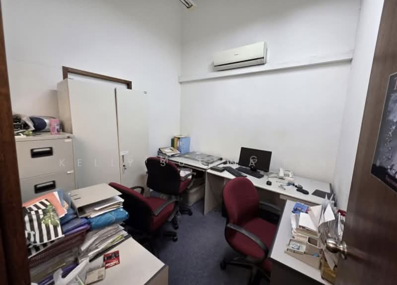 Unity Centre, 51 Bukit Batok Crescent, 915 sqft, Light Industrial (B1) For Sale, by Kelly Sutina Tan, 500211019 - Study - CommercialGuru.com.sg