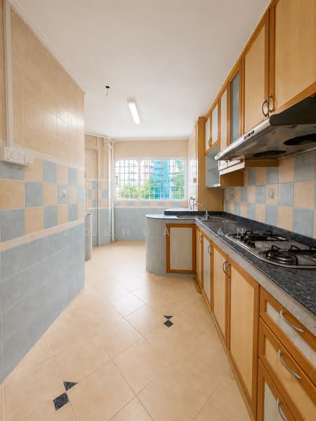 211 Serangoon Avenue 4, 211 Serangoon Avenue 4, 3 Bedrooms, 1,012 sqft, HDB Flat For Sale, by Joshua Tan, 500211026 - Kitchen - PropertyGuru.com.sg