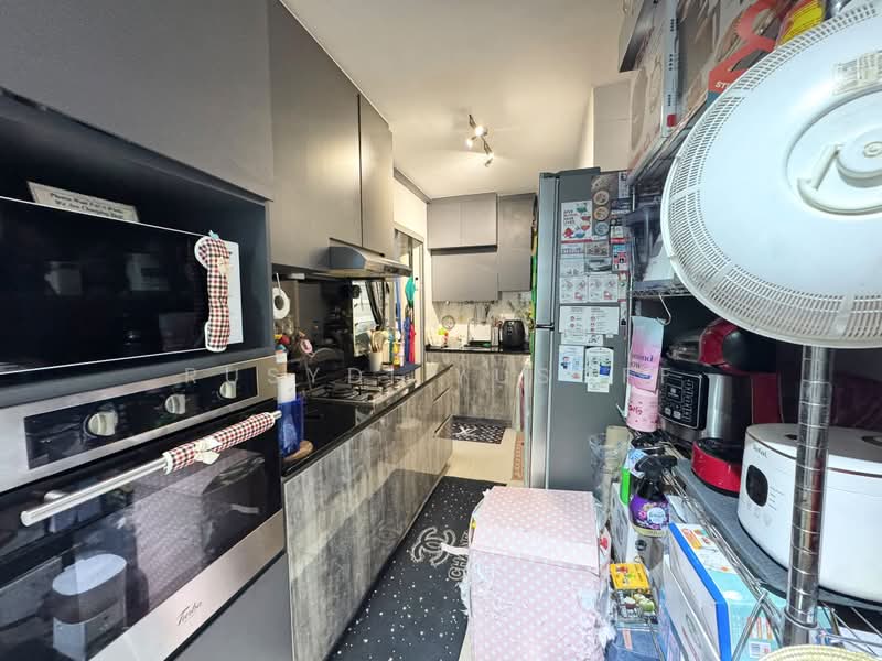 107B Canberra Street, 107B Canberra Street, 2 Bedrooms, 721 sqft, HDB Flat For Sale, by Rusydi Yusoff, 500211032 - Kitchen - PropertyGuru.com.sg