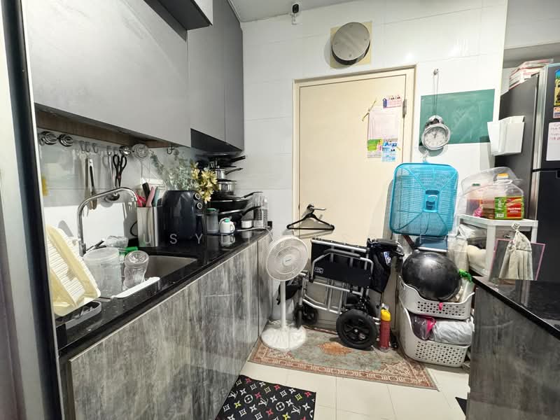 107B Canberra Street, 107B Canberra Street, 2 Bedrooms, 721 sqft, HDB Flat For Sale, by Rusydi Yusoff, 500211032 - Kitchen - PropertyGuru.com.sg