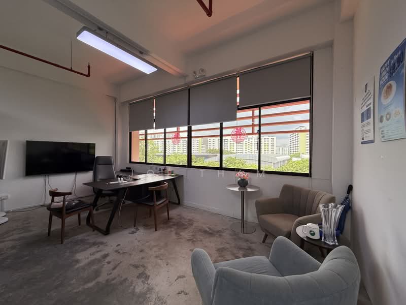 1001 Jalan Bukit Merah, 1001 Jalan Bukit Merah, Alexandra / Commonwealth, 1,830 sqft, Light Industrial (B1) For Rent, by Joe Tham, 500211035 - Meeting room / director’s office - CommercialGuru.com.sg