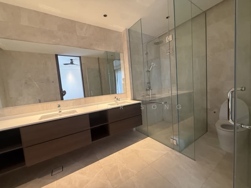 Beauty World MRT - 2 Mins Away, Lorong Pisang Raja, 7 Bedrooms, 5,000 sqft, Corner Terrace For Rent, by Victor Song, 500211038 - Bathroom - PropertyGuru.com.sg