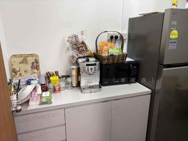 Lift Lobby Frontage Fitted Office, Raffles Place, Raffles Place Robinson Road Shenton Way Cecil Street, 1,450 sqft, Office For Rent, by David Toh (卓宏森), 500211040 - Kitchen - CommercialGuru.com.sg