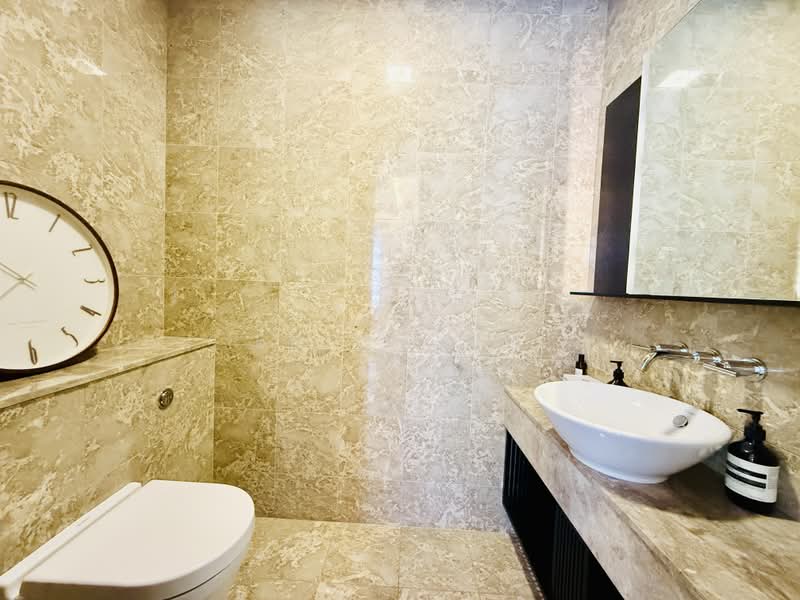 Helios Residences, 15 Cairnhill Circle, 4 Bedrooms, 2,002 sqft, Condominium For Sale, by Eric Goh, 500211063 - Bathroom - PropertyGuru.com.sg