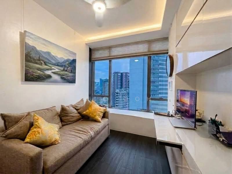 Helios Residences, 15 Cairnhill Circle, 4 Bedrooms, 2,002 sqft, Condominium For Sale, by Eric Goh, 500211063 - Living Room - PropertyGuru.com.sg