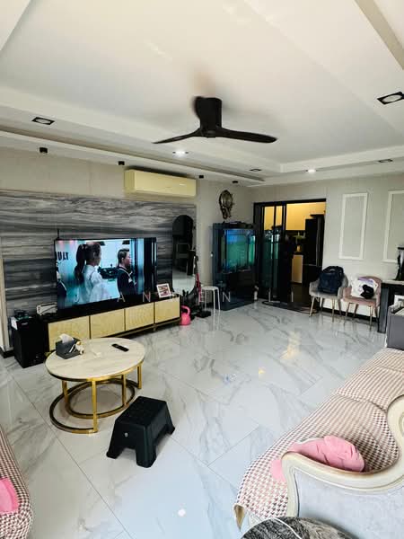 179 Lompang Road, 179 Lompang Road, 4 Bedrooms, 1,184 sqft, HDB Flat For Sale, by JIANWEN LIN, 500211070 - Living Room - PropertyGuru.com.sg